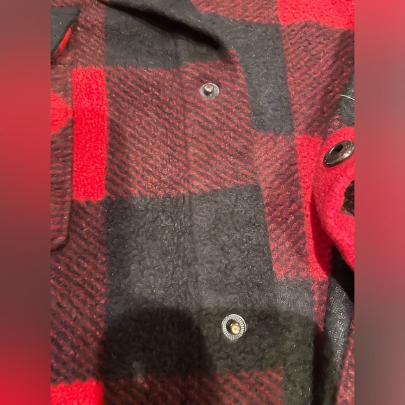 O’NEILL Red Checkered Flannel Shirt with snaps “buttons” - size large - Picture 8 of 11